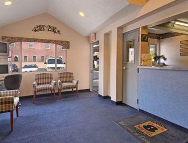 Super 8 By Wyndham Belleville St. Louis Area Beltér fotó